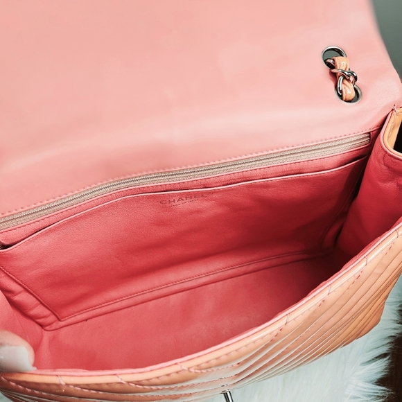 Chanel Salmon Orange Jumbo Chevron Patent Silver Hardware - Picture 9 of 10